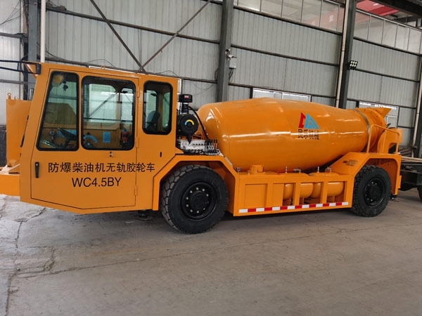 礦用濕噴臺(tái)車(chē)，礦用混凝土泵，礦用攪拌機(jī)發(fā)貨
