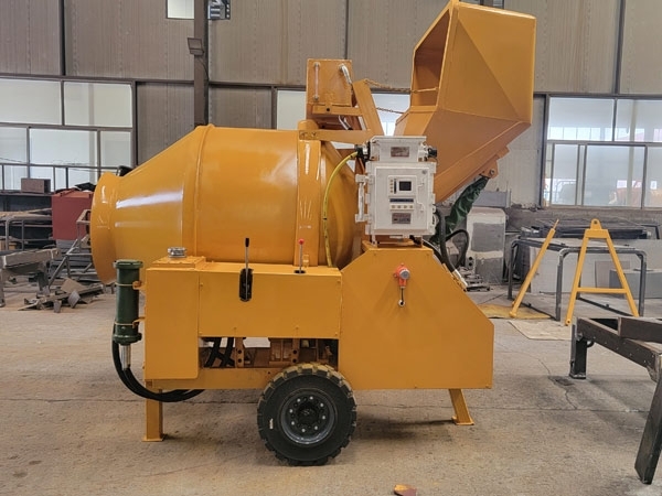 礦用濕噴臺(tái)車(chē)，礦用混凝土泵，礦用攪拌機(jī)發(fā)貨